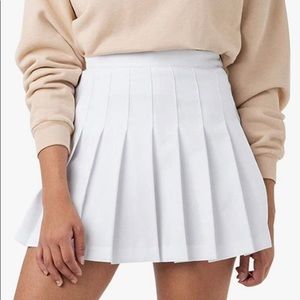 NWT Forever21 White Pleated Mini Skirt -L